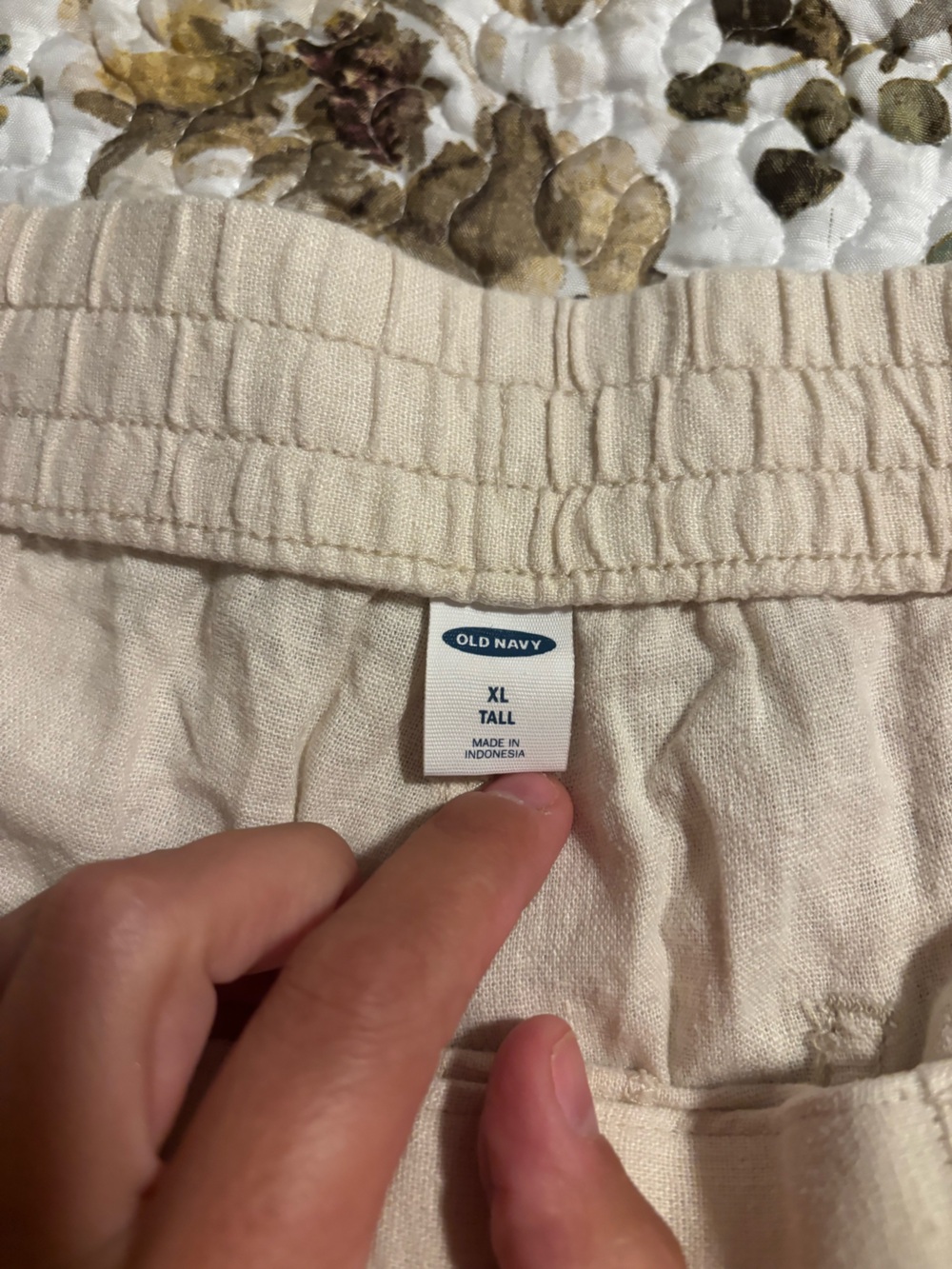 š5 For $50š
Old Navy Cream Elastic Waist Wide-Leg Linen Blend Pants - Picture 2 of 3
